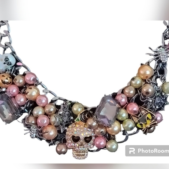 🔹️ Betsey Johnson🔹Whimsigoth Sugar Skull Gray Pearl Statement  [2023] Necklace - Picture 5 of 7